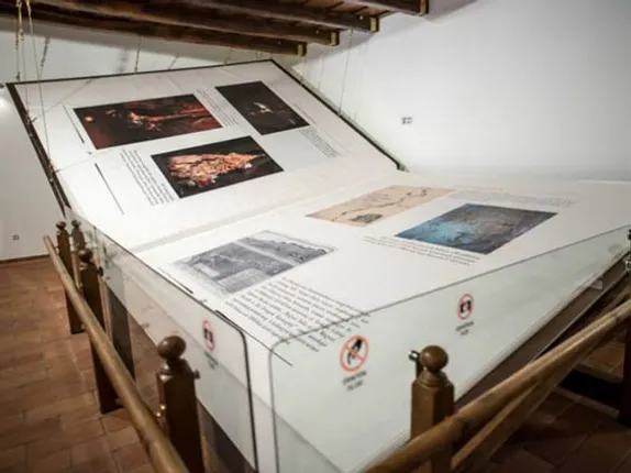 ଖୋଲା ଝରକା: ବହିର ଓଜନ ୧୪୨୦ କେଜି