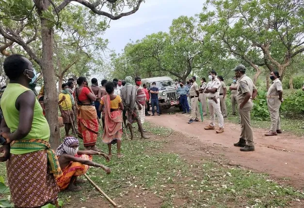 ଭୟରେ ଦରପୋଡ଼ା ଶବ ଛାଡ଼ି ପଳାଇଲେ ପରିବାର