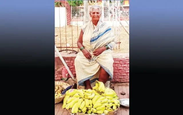 କରୋନା ଛାଟରେ ଛଟପଟ: ବ‌ର୍ଷେ ହେଲା କାନ୍ଦୁଛନ୍ତି କେ.ମହାଲକ୍ଷ୍ମୀ