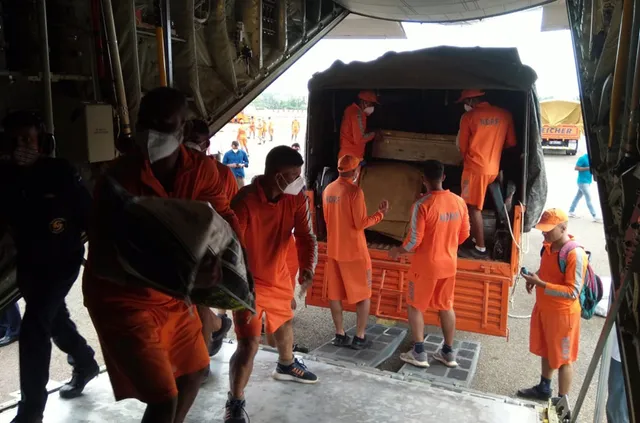 ବାତ୍ୟା ମୁକାବିଲା ପାଇଁ ଏନ୍‌ଡିଆର୍‌ଏଫ୍‌ର ୫ ଟିମ୍‌ ଗୁଜୁରାଟ ଗଲେ