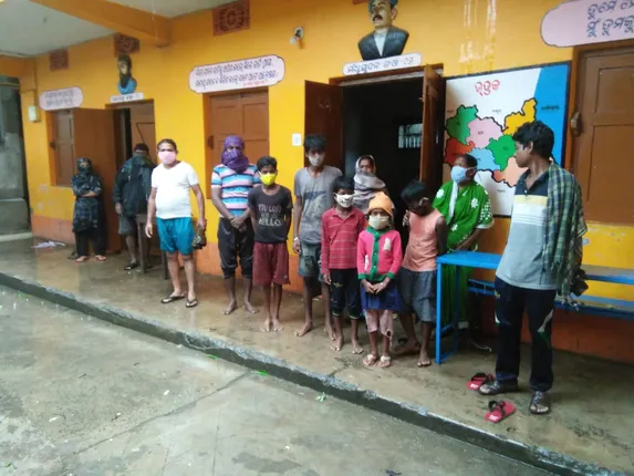 ବାତ୍ୟା ବିପନ୍ନଙ୍କୁ ଶିକ୍ଷା ବିକାଶ ସମିତିର ସହାୟତା