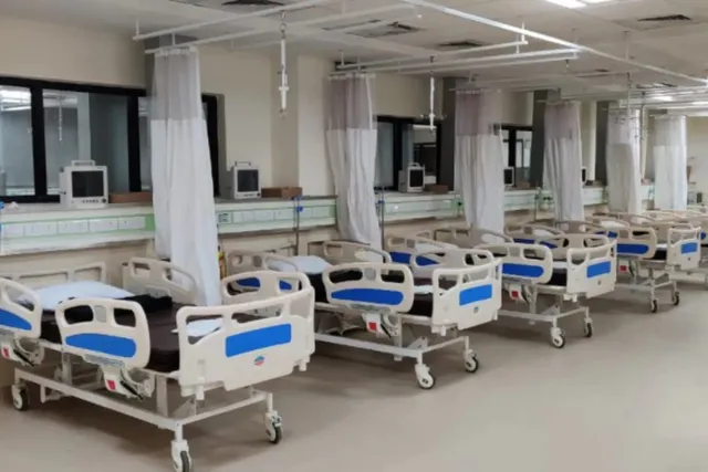 ଡାକ୍ତର ଅଭାବରୁ ବଢ଼ି ପାରୁନି ଆଇସିୟୁ ବେଡ୍ :ଘରୋଇ ହସ୍ପିଟାଲକୁ ଚିଠି ଲେଖିଲେ ସୁନ୍ଦରଗଡ଼ ଜିଲ୍ଲାପାଳ