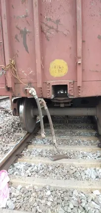 ମାଲବାହୀ ଟ୍ରେନ୍‌ ବଗି ସଂଯୋଗ ଛିଣ୍ଡିଲା, ଘଣ୍ଟାଏ ଅଟକିଲା କୋଣାର୍କ ଏକ୍ସପ୍ରେସ୍‌