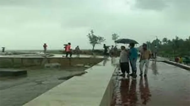 ପଶ୍ଚିମବଙ୍ଗରେ ୟାସ୍‌ର ତାଣ୍ଡବ: କୋଟିଏରୁ ଊର୍ଦ୍ଧ୍ବ ଲୋକ ପ୍ରଭାବିତ ୩ ଲକ୍ଷରୁ ଅଧିକ ଘର କ୍ଷତିଗ୍ରସ୍ତ