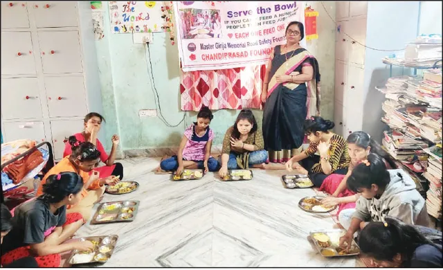 ଦୁର୍ଘଟଣା‌ରେ ଏକମାତ୍ର ପୁଅ ଚାଲିଗଲା, ଏବେ ୧୫୦୦ ପିଲାଙ୍କ ଜନନୀ ପାଲଟିଛନ୍ତି ଅମିୟବାଳା