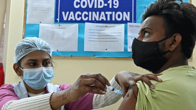 ଓଡ଼ିଶା ପରେ ସାମ୍ବାଦିକଙ୍କୁ କୋଭିଡ ଯୋଦ୍ଧା ଘୋଷଣା କଲେ ଯୋଗୀ ସରକାର, ଅଗ୍ରାଧିକାର ଭିତ୍ତିରେ ଦିଆଯିବ ଟିକା