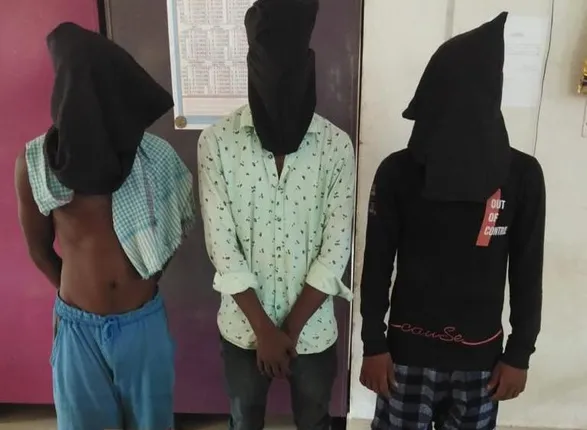 ଥାନା ସମ୍ମୁଖ ଦୋକାନ ସଟର ତାଡ଼ି ଚୋରି, ୩ ଗିରଫ