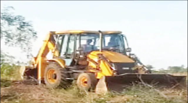 ମେସିନ କରୁଛି ମନରେଗା କାମ, ଜବ୍‌କାର୍ଡଧାରୀଙ୍କୁ ମିଳୁନି ରୋଜଗାର