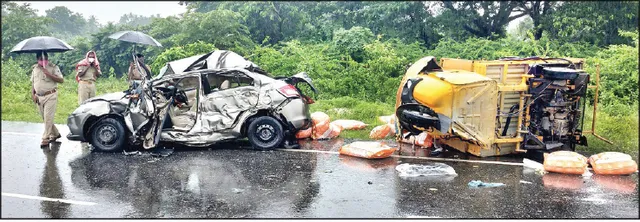 କାର୍‌-ଅଟୋ ଧକ୍କା: ଜଣେ ମୃତ, ୪ ଗୁରୁତର