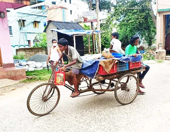 ମୋର ବି ପରିବାର ଚିନ୍ତା...(ଫଟୋ ମନୋଜ ବିଶ୍ୱାଳ, ବାଲେଶ୍ୱର)।