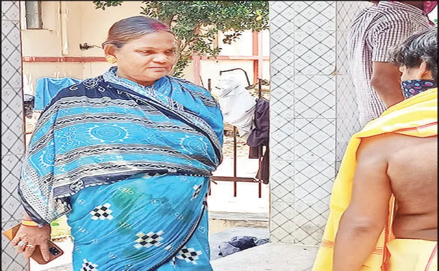 ଶ୍ମଶାନରେ ଶବର ସାଥୀ ରଞ୍ଜନା, ପାଲଟିଛନ୍ତି ଶବଦାହ ପ୍ରଶିକ୍ଷିକା