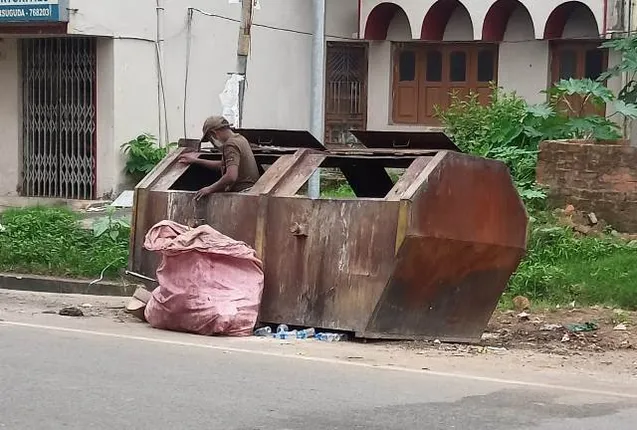 ଅପହଞ୍ଚ ସରକାରୀ ଯୋଜନା, ଆବର୍ଜନା କୁଣ୍ଡ ଦେଉଛି ଆହାର