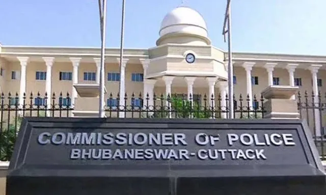 କର୍ମଚାରୀଙ୍କ ଟାଟୁ ବିରୋଧରେ କମିସନରେଟ୍‌ ପୁଲିସ: ୧୫ଦିନ ଭିତରେ ଲିଭାଇବାକୁ କଡ଼ା ନିର୍ଦେଶ
