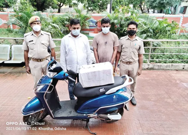 ରାଜଧାନୀରେ ନିଶା ଔଷଧ କାରବାର; ୧୪୦ ବୋତଲ କଫ୍ ସିରପ୍ ଜବତ, ୨ ଗିରଫ