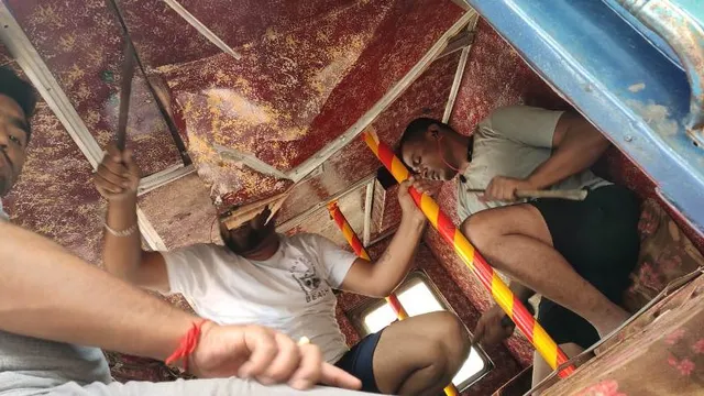 କଣ୍ଟେନରରେ ଗଞ୍ଜେଇ ଚାଲାଣ; ଧରାପଡିଲେ ୩ ବେପାରୀ, ଜଣେ ହୋମଗାର୍ଡ