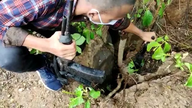 ଯବାନଙ୍କ ଦ୍ବାରା ୨ଟି ନକଲି ଏକେ-୪୭ ବନ୍ଧୁକ ଜବତ