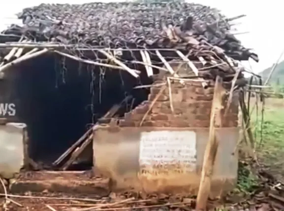 ମୁନିଗୁଡ଼ାରେ ୧୩ ଜଣିଆ ହାତୀପଲର ଉପଦ୍ରବ; ଭାଙ୍ଗିଲେ ଘର ଓ ସୋଲାର ଲାଇଟ୍