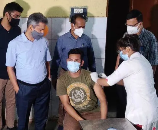 ୧୮ରୁ ୪୪ ବର୍ଷ ଟିକାକରଣରେ ଜାଲିଆତି; ଅଫଲାଇନରେ ହାତେଇଛନ୍ତି ଶତାଧିକ