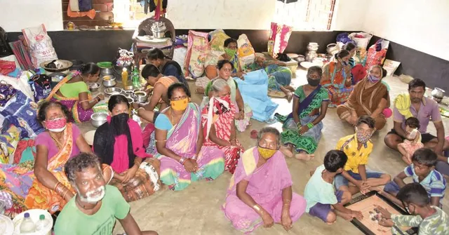 ବସ୍ତିବାସିନ୍ଦା କ’ଣ ଗାଈଗୋରୁ!