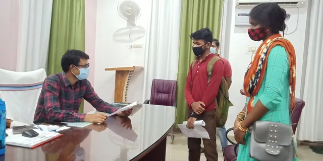 ଚାକିରୀ ଆଶାୟୀ ଯୁବକ ଯୁବତୀଙ୍କ ସହ ସାଂଘାତିକ ଖେଳ; ତାଲା ବନ୍ଦ, ବିନା ଅଧିକାରୀରେ ଉପନିୟୋଜନ କାର୍ଯ୍ୟାଳୟ