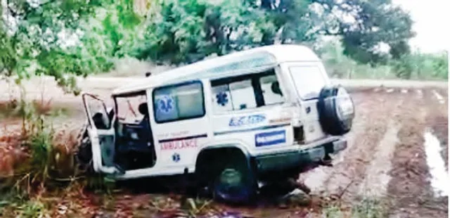 ସ୍ତ୍ରୀଙ୍କ ଶବଗାଡ଼ି ଦୁର୍ଘଟଣାଗ୍ରସ୍ତ; ସ୍ବାମୀ ମୃତ