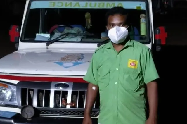 ଭଲ ଖବର: ରକ୍ତ ଦେଇ ରୋଗୀଙ୍କ ଜୀବନ ବଞ୍ଚାଇଲେ ଆମ୍ବୁଲାନ୍‌ସ ଚାଳକ