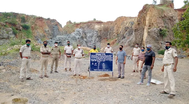 ଆରୁହା ପାହାଡ଼ କଳାପଥର କେଳେଙ୍କାରୀ: ମତାମତ ପାଇଁ ମନ୍ତ୍ରୀଙ୍କୁ ଲୋକାୟୁକ୍ତଙ୍କ ନିର୍ଦ୍ଦେଶ