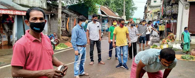 ୩୦ ଫୁଟ୍‌ ବ୍ୟବଧାନରେ ନବସିଲେ ତଣ୍ଡ