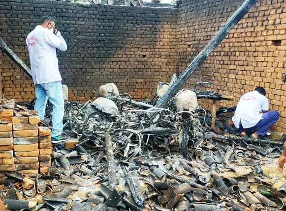 ୫ ବାଇକ୍‌ ଜାଳିଦେଲେ ଦୁର୍ବୃତ