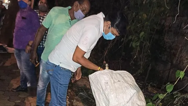 ବିଜେପିର ପଶ୍ଚିମବଙ୍ଗ ଦଳୀୟ କାର୍ଯ୍ୟାଳୟ ପାଖରୁ ପ୍ରାୟ ୫୦ଟି ଦେଶୀ ବୋମା ପାଇଲା ପୁଲିସ