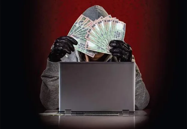 ନ୍ୟୁଡ୍ ଫଟୋ ଭାଇରାଲ୍ ଧମକ ଦେଇ ଟଙ୍କା ଲୁଟିଲେ ଦୁର୍ବୃତ୍ତ