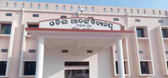 ଗଁଦିଆ ଆଦର୍ଶ ବିଦ୍ୟାଳୟ ଏମିତି ଦଶା: ୧୬୦ବିଦ୍ୟାର୍ଥୀ, ଜଣେ ବି ଶିକ୍ଷକ ନାହାଁନ୍ତି