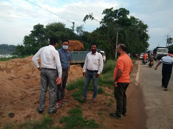 ବେଆଇନ୍‌ ବାଲି ଚାଲାଣ ଉପରେ ଛାଟ, ୨ ଶହରୁ ଅଧିକ ଟ୍ରକ ଜବତ