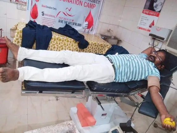 ବାବୁଲାଙ୍କ ବଦାନ୍ୟତା: ରକ୍ତ ଦେଇ ମହିଳାଙ୍କ ଜୀବନ ବଂଚାଇଲେ 