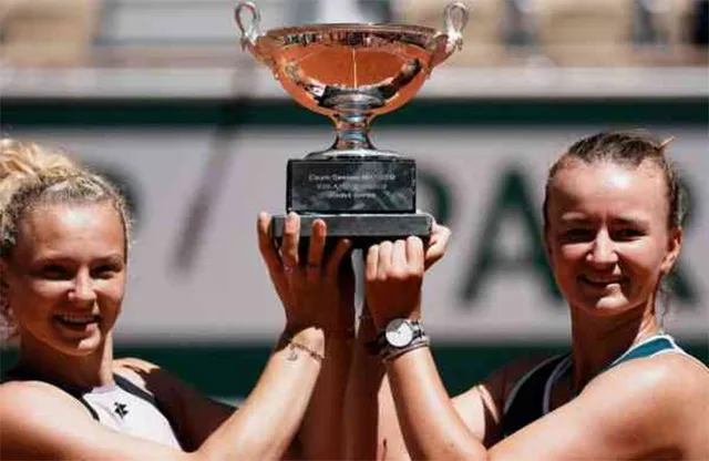 ପ୍ୟାରିସ୍‌ରେ ଟ୍ରଫି ପୋଛିଲେ କ୍ରେସିକୋଭା, ଏକକ ପରେ ଜିତିଲେ ଯୁଗଳ ଟ୍ରଫି