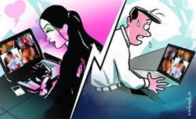 ହନିଟ୍ରାପ୍‌ରେ ଫସିଗଲେ ଶିକ୍ଷକ: ଶାରୀରିକ ସଂପର୍କର ଲୋଭ ଦେଖାଇ ୬୦ ହଜାର ଲୁଟିନେଲା ଫେସବୁକ୍‌ ବାନ୍ଧବୀ