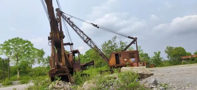 ବନ୍ଦ ପଡିଛି ସୀମାନ୍ତ ଅଞ୍ଚଳବାସୀଙ୍କ ଭାତହାଣ୍ଡି, ଖତ ଖାଉଟି କୋଟି କୋଟି ଟଙ୍କାର ମେସିନ୍‌, ଗାଡି