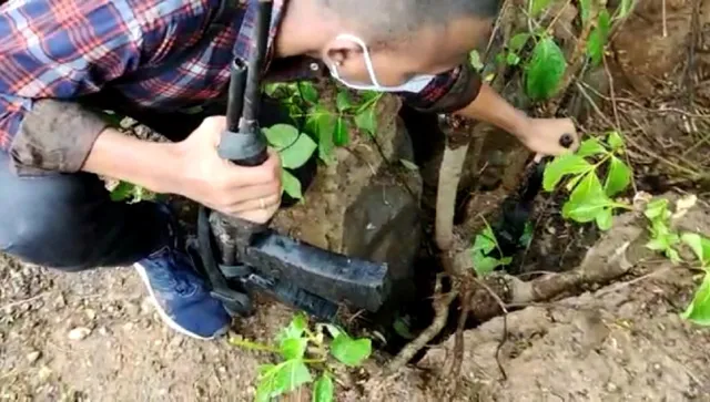 ନକଲି ନକ୍ସଲଙ୍କ ବଟି ଆଦାୟ, ମିଳିଲା କାଠରେ ନିର୍ମିତ ଏକେ-୪୭