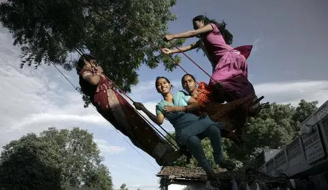 ଆଜି ପହିଲି ରଜ: ଉତ୍ସାହ ନାହିଁ; ମନ ଭାଙ୍ଗି ଦେଇଛି କରୋନା