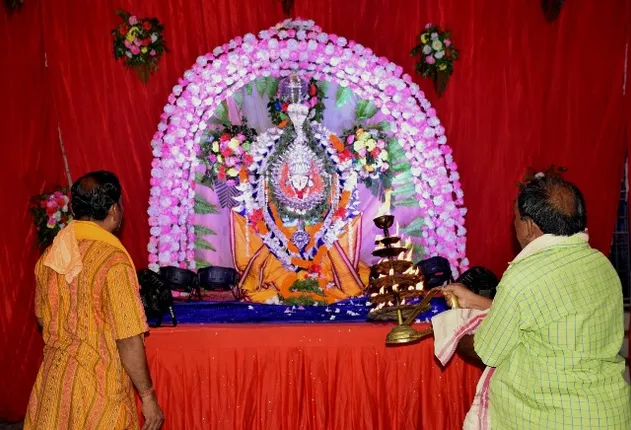 ବିନା ଶୋଭାଯାତ୍ରାରେ ହେଲା ଦେବ ନିମନ୍ତ୍ରଣ, ବାଲୁଙ୍କେଶ୍ବର ବାବାଙ୍କ ବିବାହ ପାଇଁ ନୃସିଂହ ଦେଲେ ନିଉତା