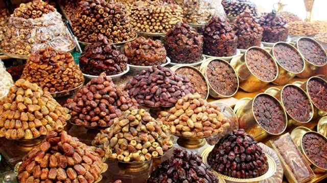 କଟକଣା ସତ୍ତ୍ୱେ ପାକିସ୍ତାନରୁ ଆସିଥିଲା ୧୯୮ ମେଟ୍ରିକ ଟନ ଖଜୁରୀ, ୮୩ ଲକ୍ଷ ଟଙ୍କାର ଶୁଳ୍କ ଚୋରି ଅଭିଯୋଗରେ ଚଢ଼ାଉ