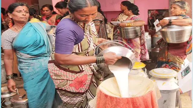 ଆନ୍ଧ୍ରପ୍ରଦେଶର ନିଆରା ଗାଁ: ଏହି ଗାଁର ଲୋକେ ନା କ୍ଷୀର କିଣନ୍ତି ନା କ୍ଷୀର ବିକନ୍ତି, ସମସ୍ତଙ୍କୁ ମିଳେ ମାଗଣା କ୍ଷୀର