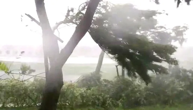 କଟକ ଜିଲ୍ଲାରେ କ୍ଷୟକ୍ଷତି ଆକଳନକୁ ନେଇ ଚର୍ଚ୍ଚା: ‘ୟାସ୍‌’ରେ କେବଳ ଭାଙ୍ଗିଛି ସରକାରୀ ଘର!