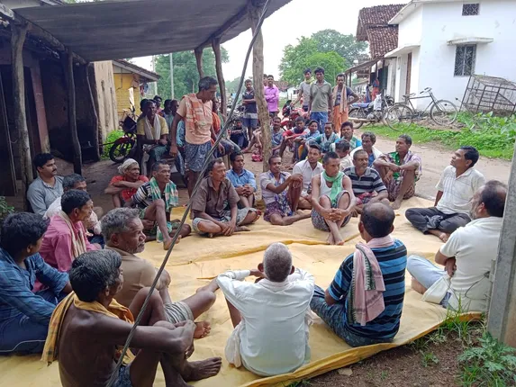 ଅଣ୍ଟା ଭିଡ଼ିଲେ ଆଦିବାସୀ, ଜଙ୍ଗଲ ଅଧିକାର ନଦେଲେ ହେବ ଆନ୍ଦୋଳନ 