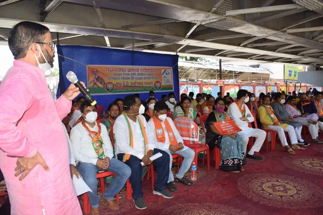 ମୁଖ୍ୟମନ୍ତ୍ରୀଙ୍କ ମାନଚିତ୍ରରେ ପଶ୍ଚିମ ଓଡ଼ିଶା ନାହିଁ : ସୁରେଶ