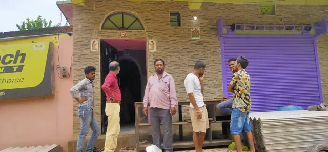 ବ୍ୟବସାୟୀଙ୍କ ଘରୁ ଡକାୟତି, ବନ୍ଧୁକ ଦେଖାଇ ଲୁଟି ନେଲେ ସୁନା ଅଳଙ୍କାର ଓ ୬ ଲକ୍ଷ ଟଙ୍କା 