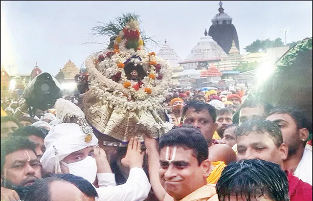 ଶ୍ରୀନଅରଠାରେ ଲକ୍ଷ୍ମୀ-ନାରାୟଣ ଭେଟ, ମା’ ବିମଳାଙ୍କ ଅନୁରୋଧ ପରେ ଦର୍ଶନ ଦେଲେ ମହାଲକ୍ଷ୍ମୀ