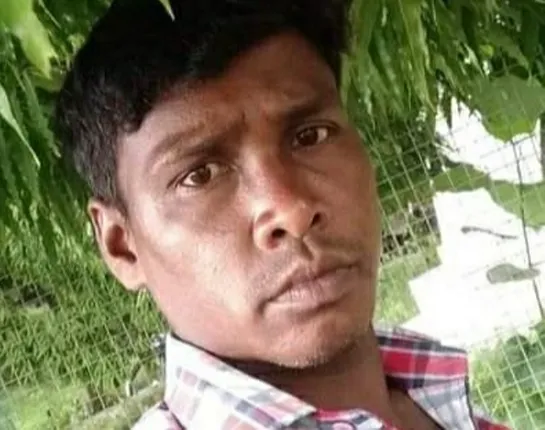 ରାତିରେ ଖାଇସାରି ଶୋଇଥିଲେ ଯୁବକ, ସାପ କାମୁଡ଼ାରେ ମୃତ 