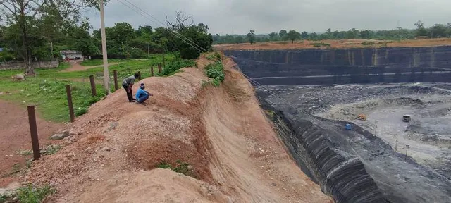 ଦର୍ଲିପାଲି ଗାଁର ଦୁଃଖ: ଘର ଆଗରେ କୋଇଲା ଖଣି, କିଏ ପୋଛିବ ୩୦ ବର୍ଷର ଲୁହ ?