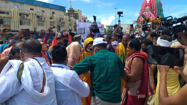 ରଥାରୁଢ଼ ଚତୁର୍ଦ୍ଧାମୂର୍ତ୍ତିଙ୍କୁ ଦର୍ଶନ କଲେ ଜଗତଗୁରୁ ଶଙ୍କରାଚାର୍ଯ୍ୟ